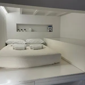 Lola Loft Apartment